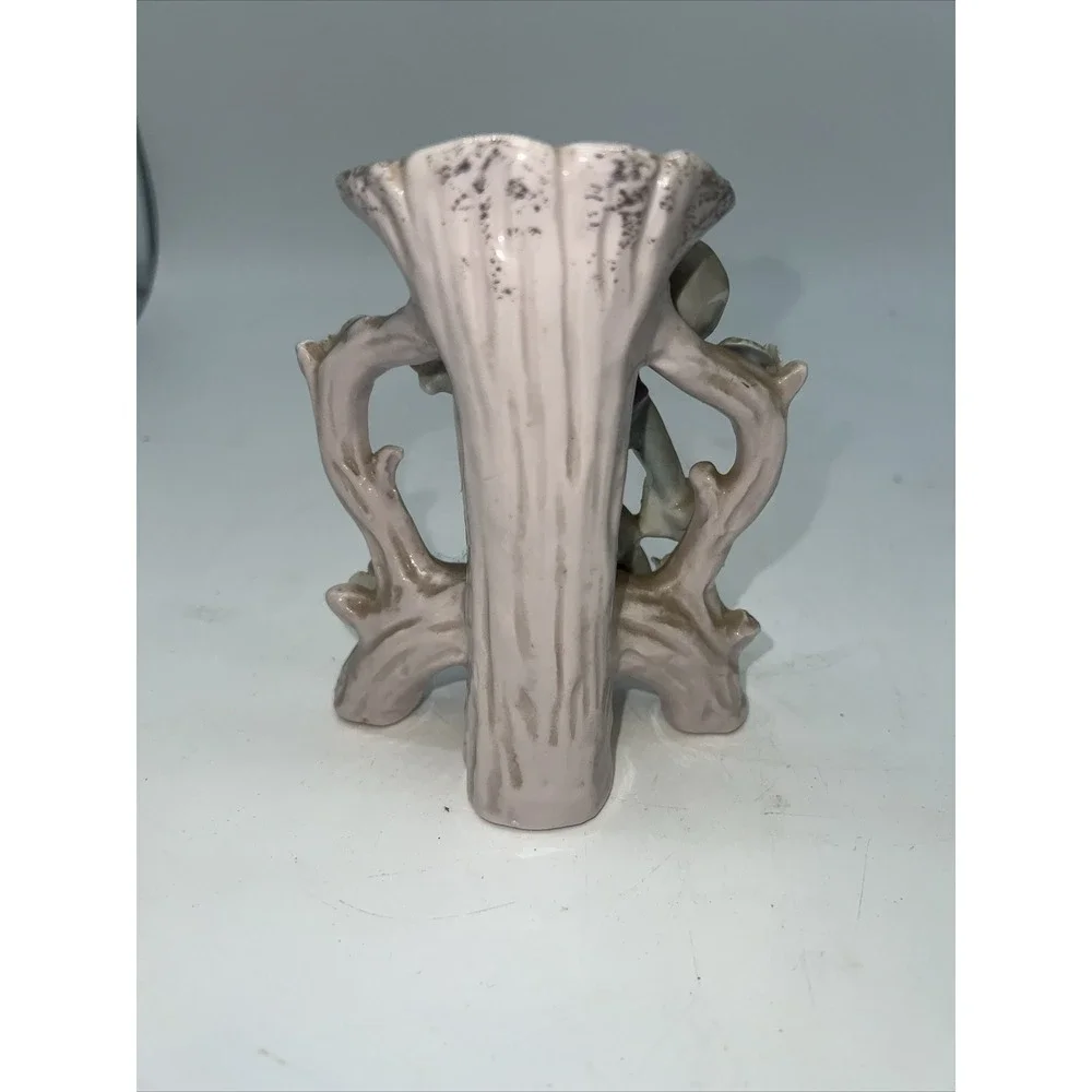 VINTAGE  PORCELAIN PINK GOLD TRIM VASE Victorian‎ Girl Reading Book